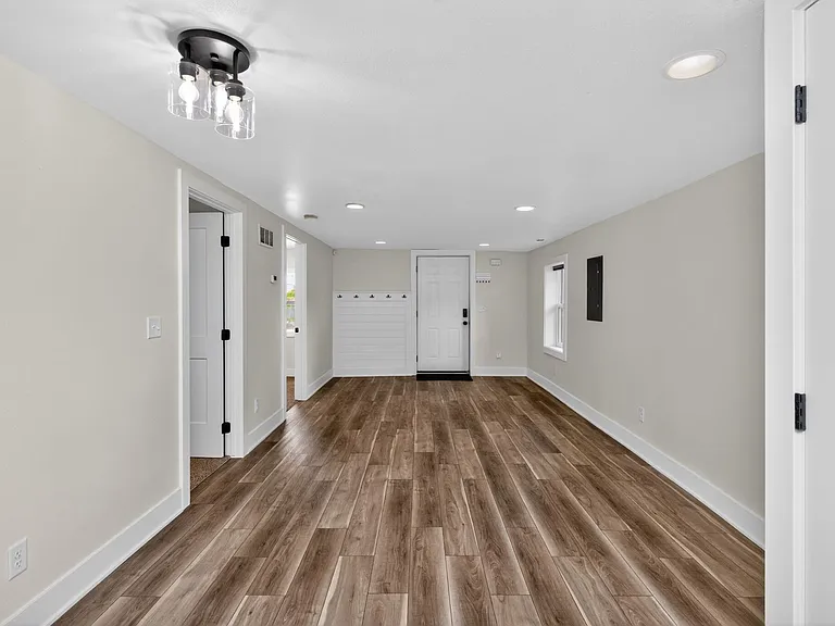 4076 Indianola Ave — Photo 13