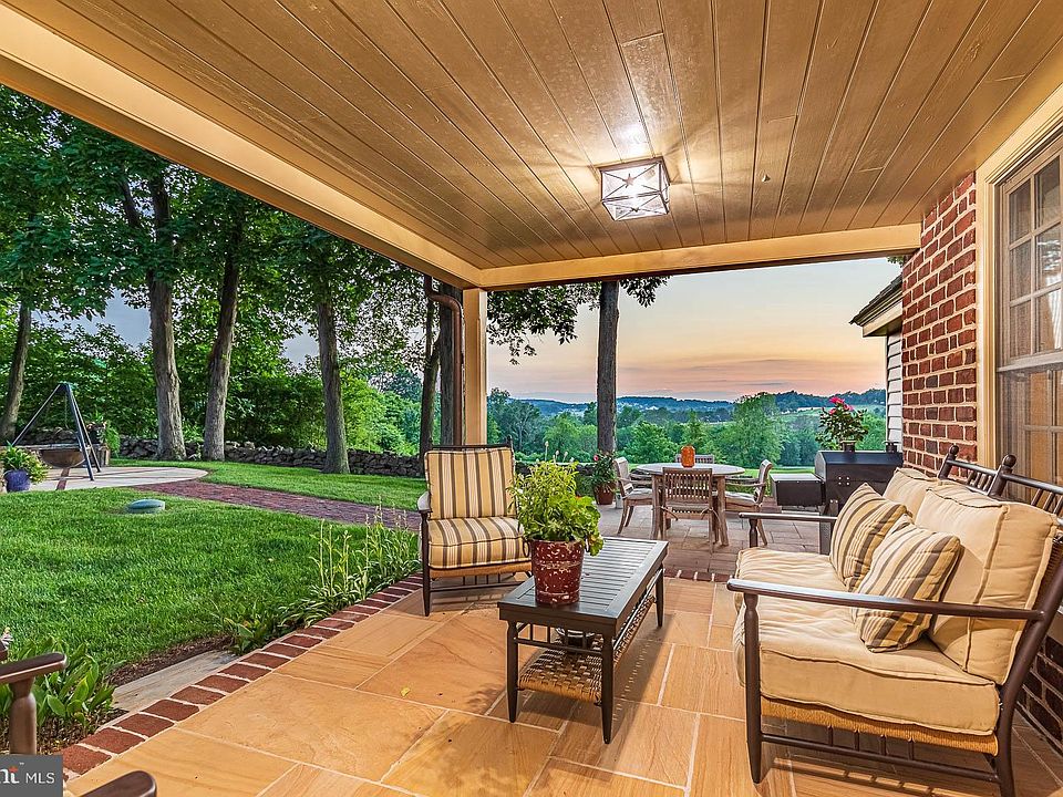 69 Brownstone Ln, Elverson, PA 19520 Zillow