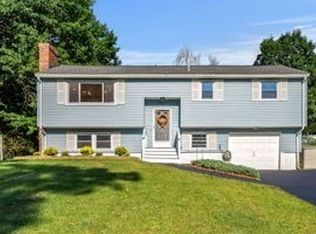 8 Bedard Ave, Derry, NH 03038
