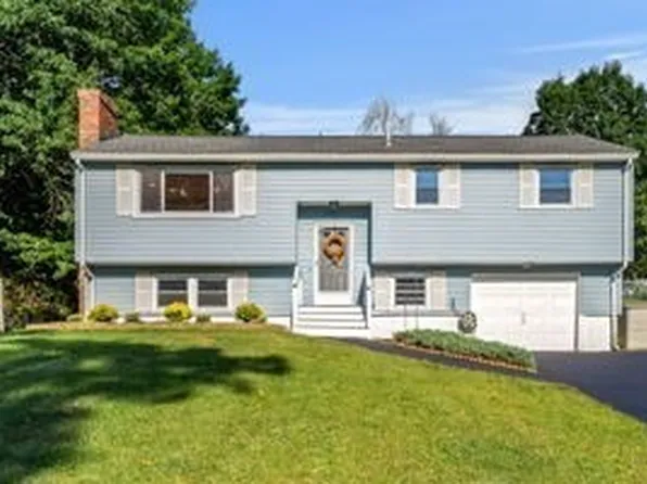 8 Bedard Ave, Derry, NH 03038