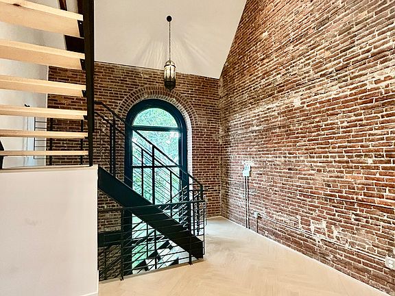 2nd image of 1705 N 7th St #21