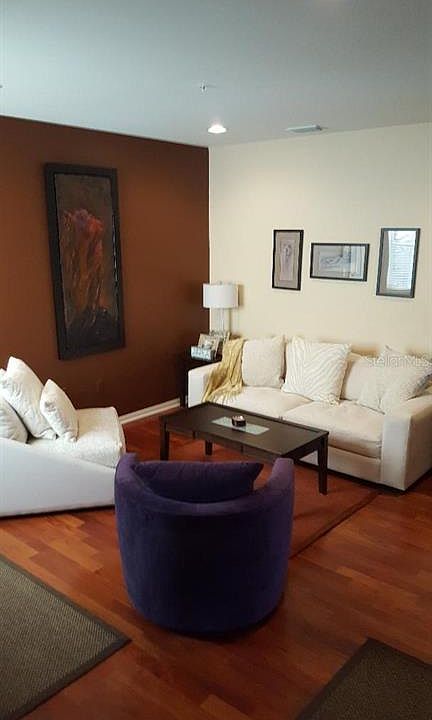 2nd image of 3662 Parkridge Cir