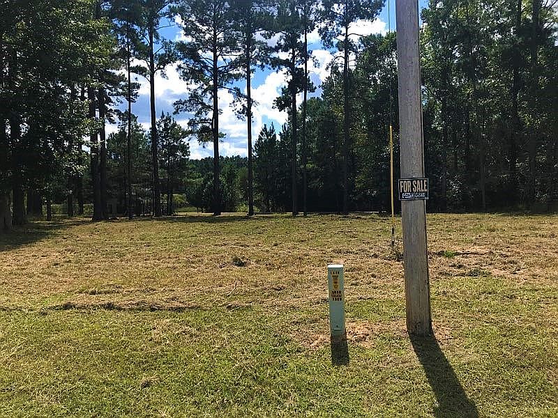 Lot is adjacent to the water