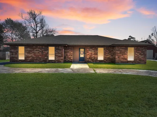 1911 Irving St, Orange, TX 77630