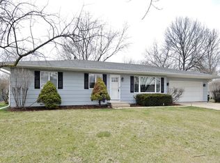 5 Sherwick Rd, Oswego, IL 60543