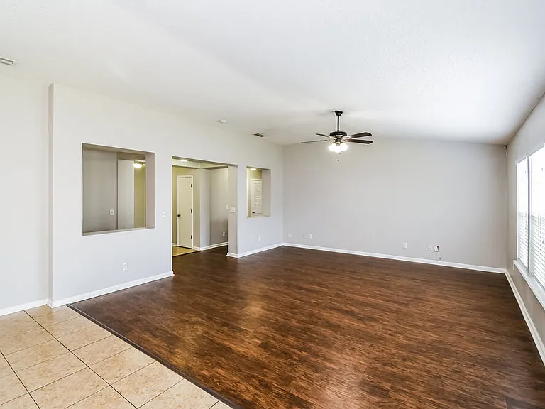 2285 Brian Lakes Dr E — Photo 5