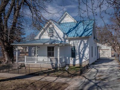 1110 E 8th Ave, Winfield, KS, 67156