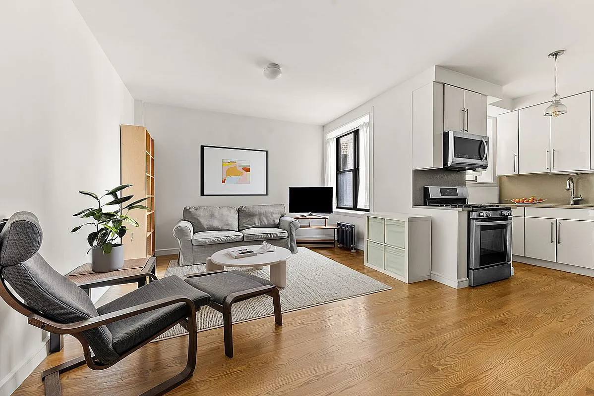 710 Riverside Dr APT 2D photo 1