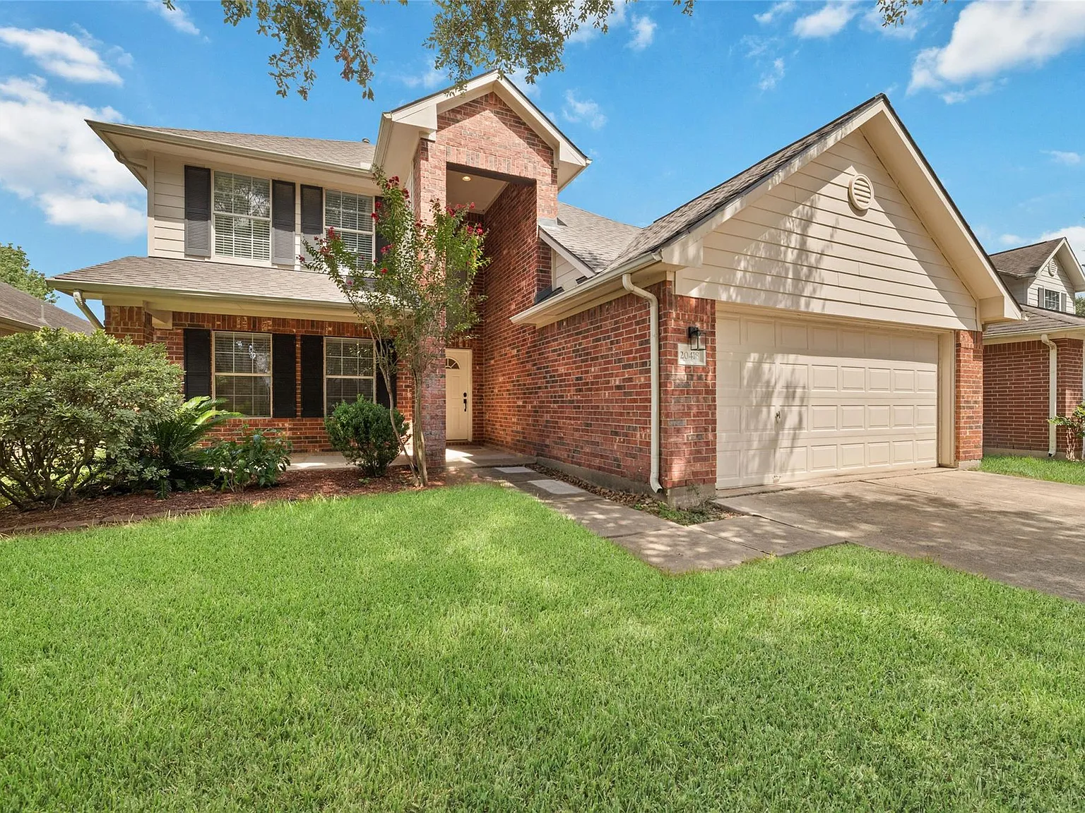 3 bed, 2.5 bath, 2082 sqft, $2,150 — Photo 2