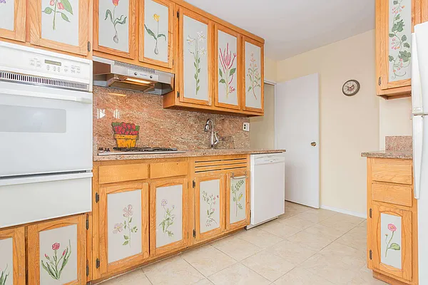 Sold by Keller Williams Realty Landmark | media 11