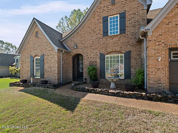 4th image of 8855 Oak Grove Blvd