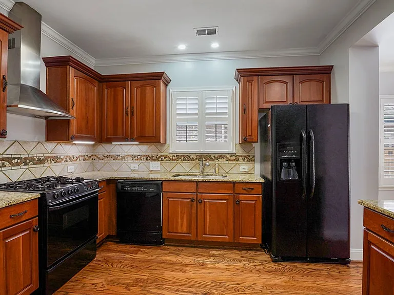 4040 Alston Way — Photo 5