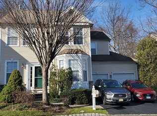 106 Overhill Dr, Parlin, NJ 08859