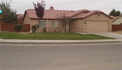 Tons of Curb Appeal!!