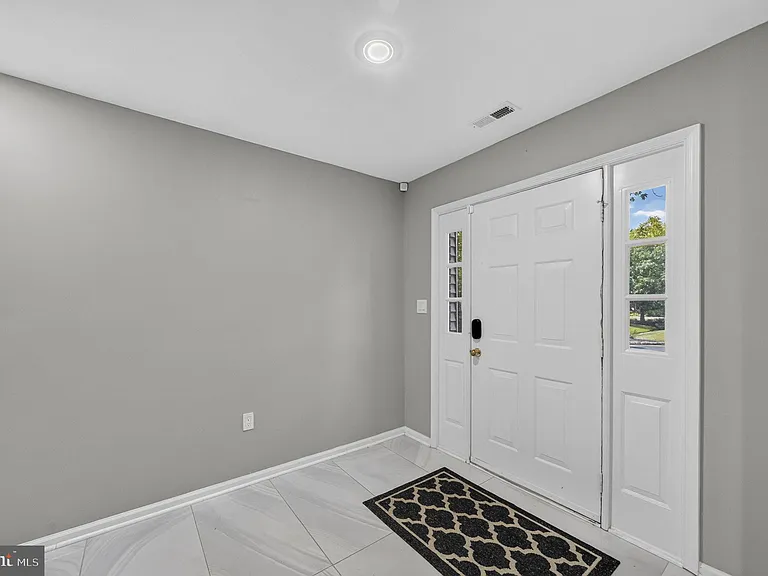 132 S Barrow Pl — Photo 4