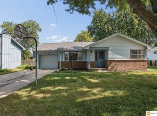 6615 S 86th St, Ralston, NE 68127