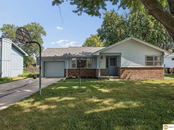 6615 S 86th St, Ralston, NE 68127