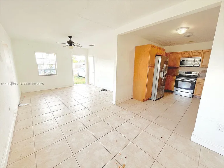 15410 NW 29th Ct — Photo 5