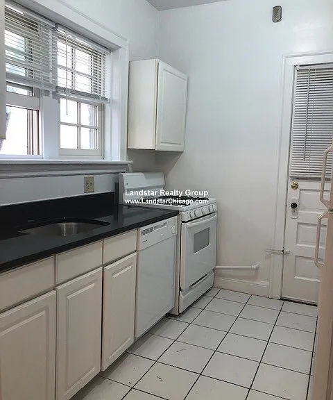 1454 Oak Ave #3W — Photo 10