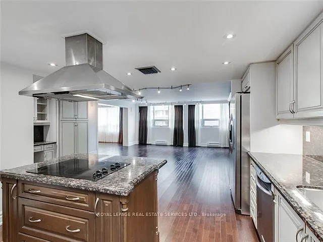 71 Charles St E #Penthouse 1605 — Photo 10