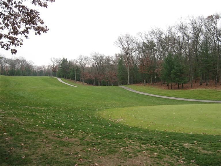 2nd image of Hampshire Hill Ln
