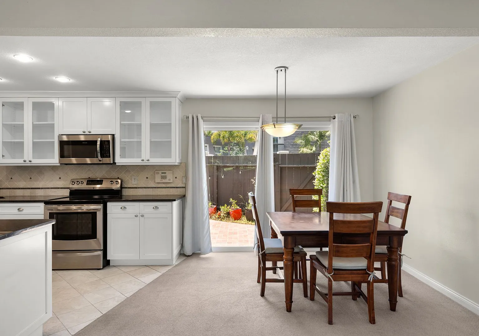 Charming 2BR Condo w/ Private Patio in the Heart of Solana Beach — Photo 4