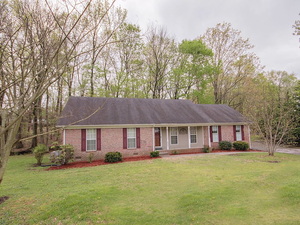 1st image of 405 Autumn Wood Dr