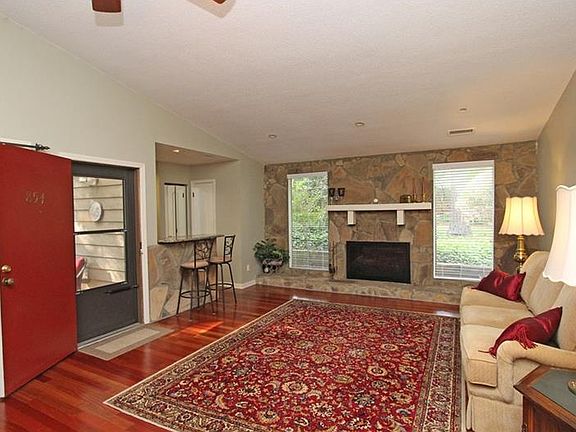 3rd image of 854 Bonnie Glen Dr SE