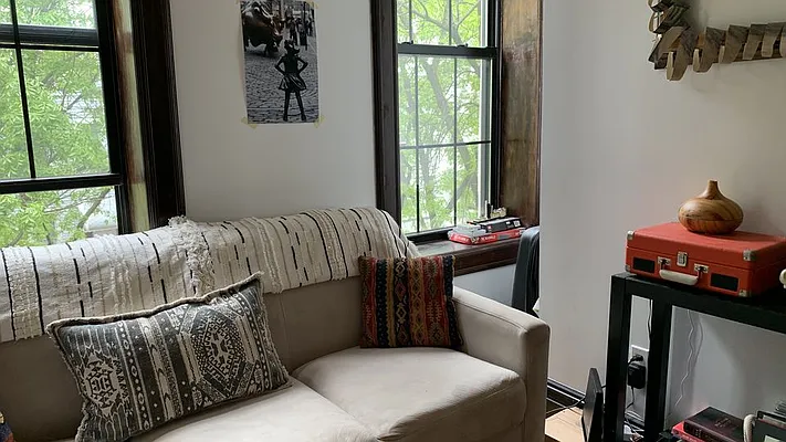 Rented by Nooklyn NYC LLC | media 6
