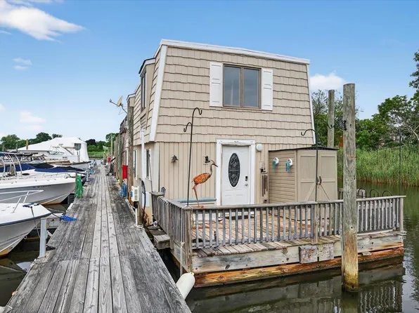 149 c Riverside Drive, Riverhead, NY 11901