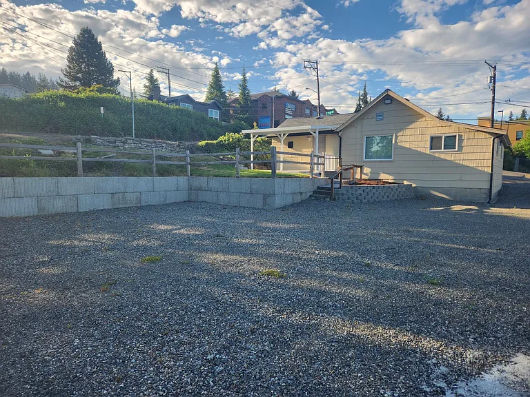119 15th Ave SE — Photo 3