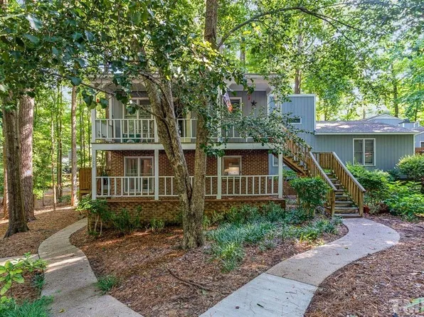 125 Carmichael Ct, Cary, NC 27511