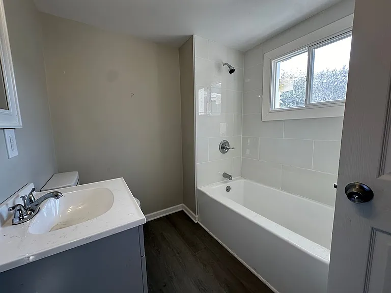 213 E Gale St — Photo 15