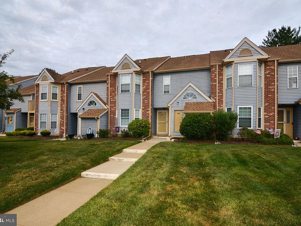 1st image of 91 Pinewood Dr