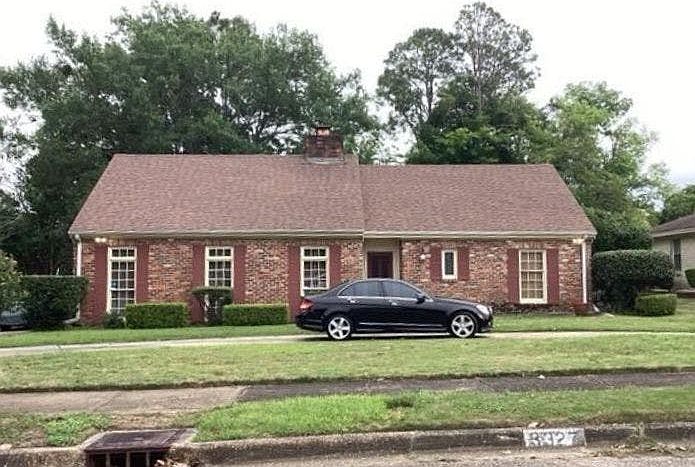 1st image of 3327 Royal Carriage Dr
