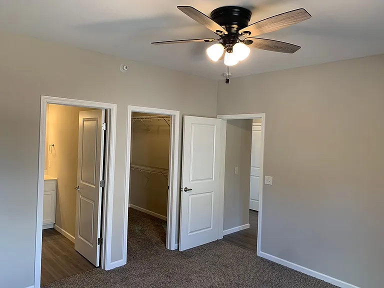Cypress Ridge Apartments — Photo 17