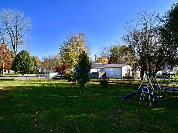 4th image of 1911 Weiss Ave
