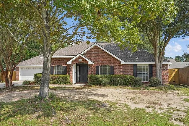 3 bed, 2.0 bath, 1802 sqft, $2,900 — Photo 2