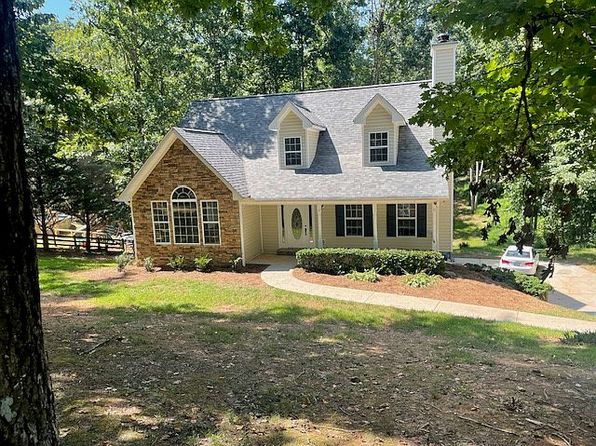 152 Hugh Stowers Rd