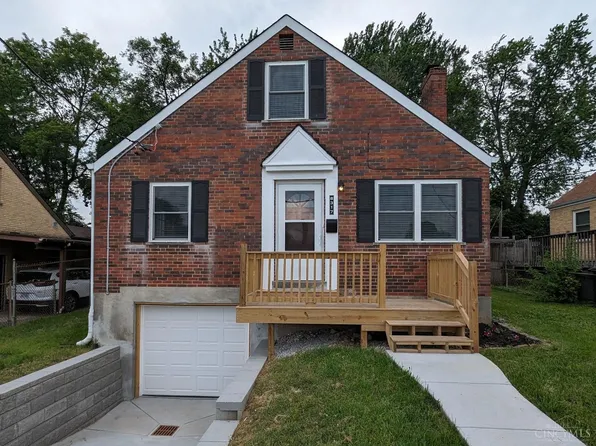8317 Royal Heights Dr, Cincinnati, OH 45239