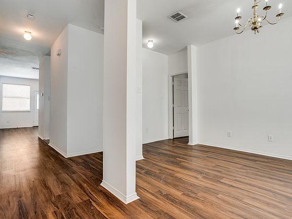 5th image of 4021 Carrington Dr
