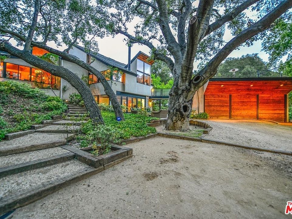 1st image of 876 Crater Oak Dr