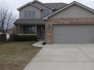 504 Hickory Ln, Peotone, IL 60468