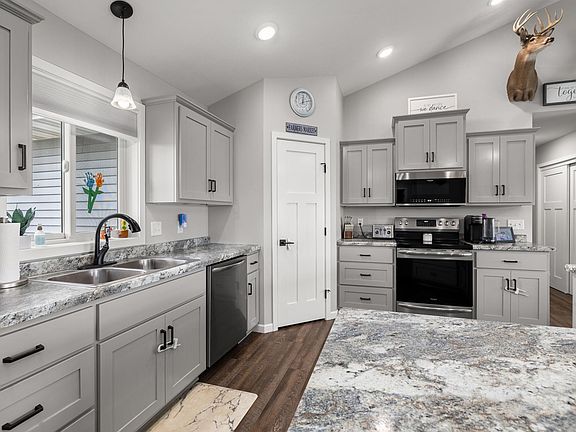 4th image of 14890 Weston Cir