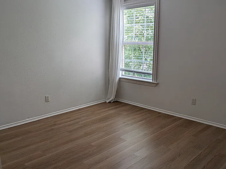 5232 Goodman Dr — Photo 27