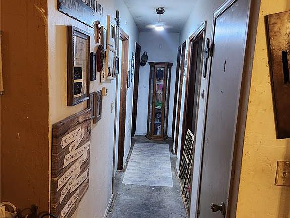 4th image of 339 S Franklin St