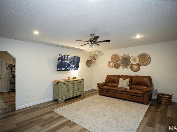 4th image of 16375 Harmony Ln