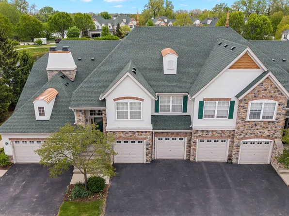 377 Bay Tree Cir, Vernon Hills, IL 60061