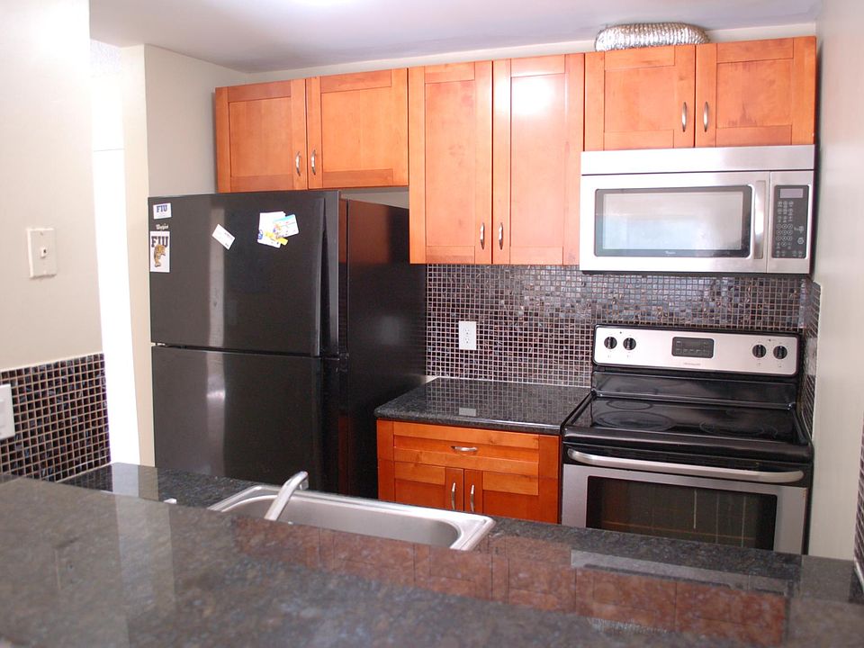 1st image of 1225 NE 124th St APT 21A