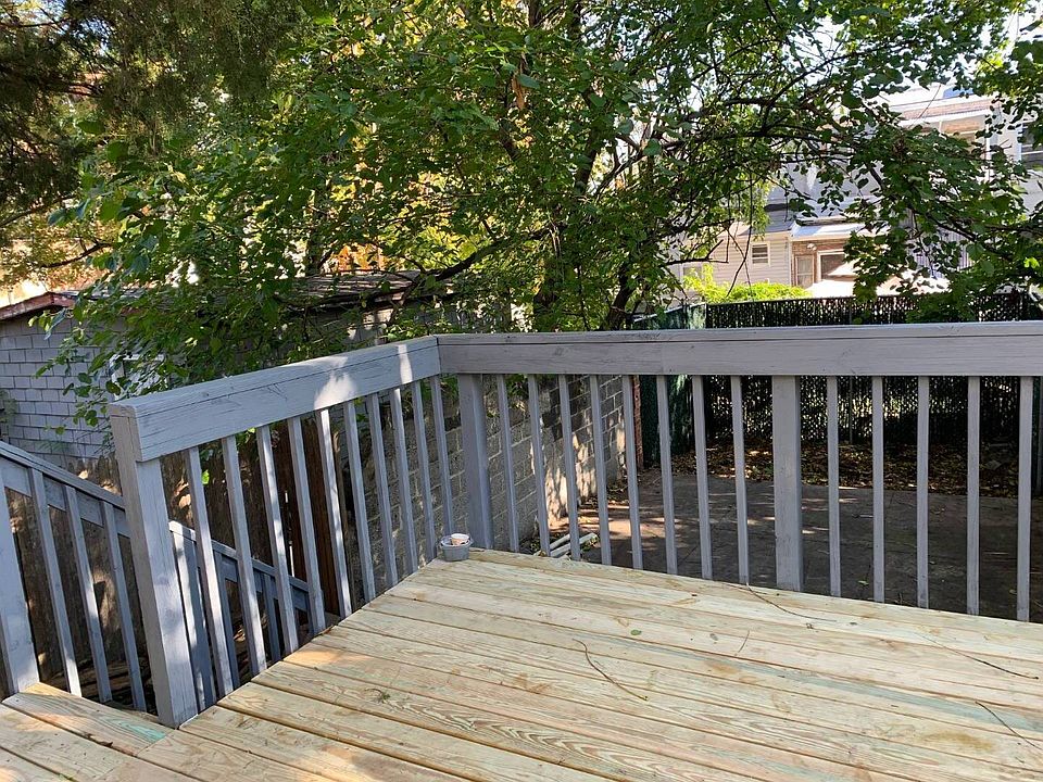 1st image of 3726 Dyre Ave #1